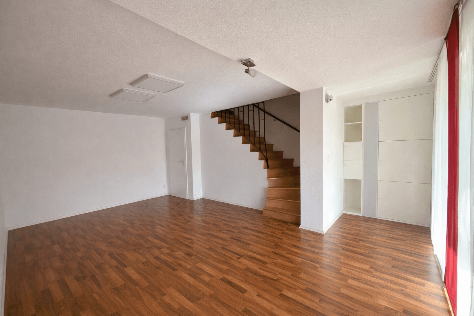 Predaj domu 205 m², pozemek 560 m², Haselweg 3, Jestetten, Bádensko-Wurttembersko Predaj domu 205 m², pozemek 560 m², Haselweg 3, Jestetten, Bádensko-Wurttembersko