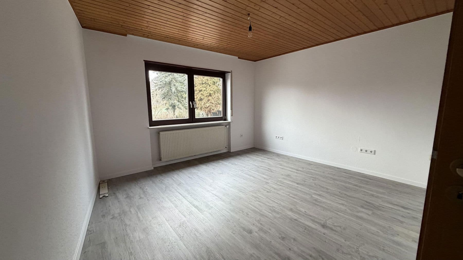 Prenájom domu 175 m², pozemek 400 m², Plankstadt, Bádensko-Wurttembersko Prenájom domu 175 m², pozemek 400 m², Plankstadt, Bádensko-Wurttembersko