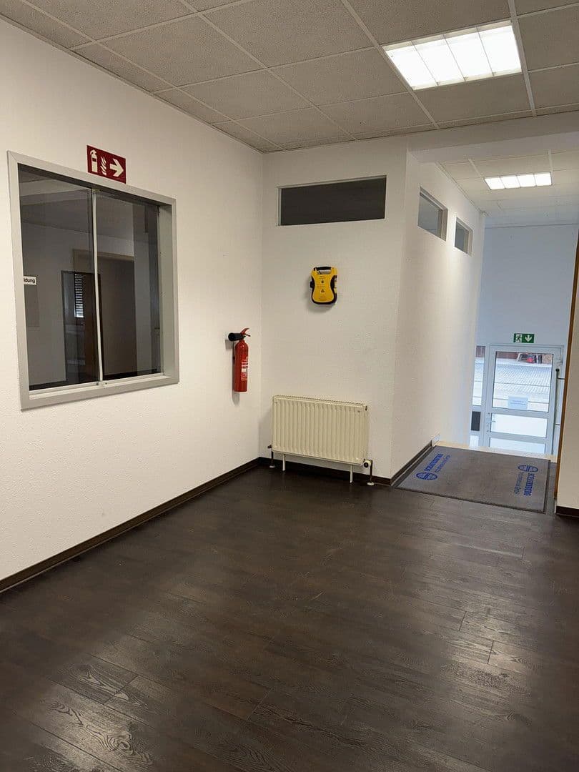Prenájom nebytového priestoru 1.150 m², Bietigheim-Bissingen, Bádensko-Wurttembersko Prenájom nebytového priestoru 1.150 m², Bietigheim-Bissingen, Bádensko-Wurttembersko
