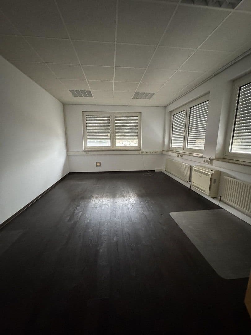 Prenájom nebytového priestoru 1.150 m², Bietigheim-Bissingen, Bádensko-Wurttembersko Prenájom nebytového priestoru 1.150 m², Bietigheim-Bissingen, Bádensko-Wurttembersko