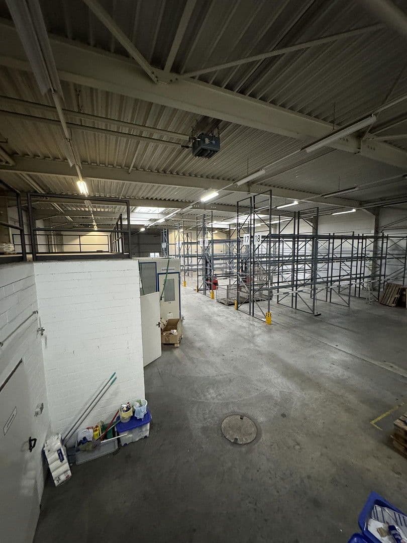 Prenájom nebytového priestoru 1.150 m², Bietigheim-Bissingen, Bádensko-Wurttembersko Prenájom nebytového priestoru 1.150 m², Bietigheim-Bissingen, Bádensko-Wurttembersko