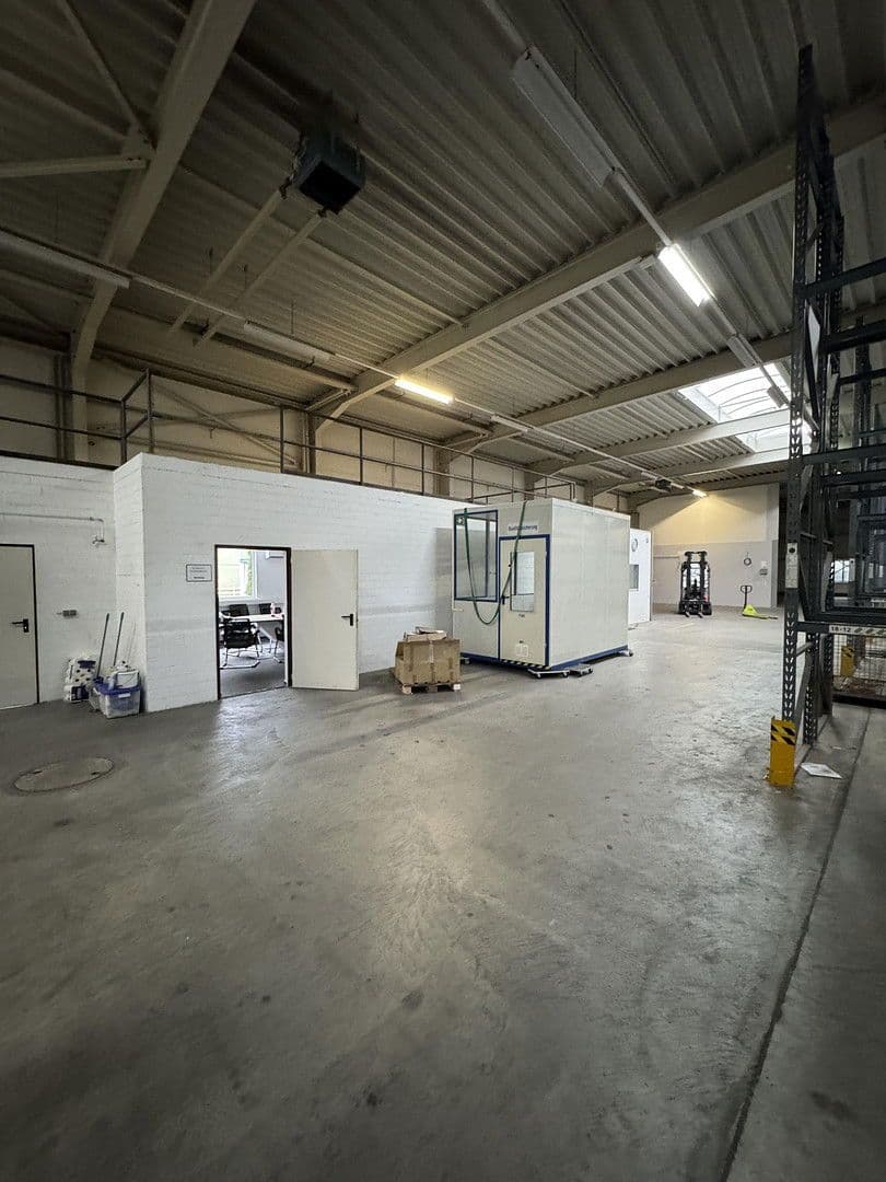 Prenájom nebytového priestoru 1.150 m², Bietigheim-Bissingen, Bádensko-Wurttembersko Prenájom nebytového priestoru 1.150 m², Bietigheim-Bissingen, Bádensko-Wurttembersko