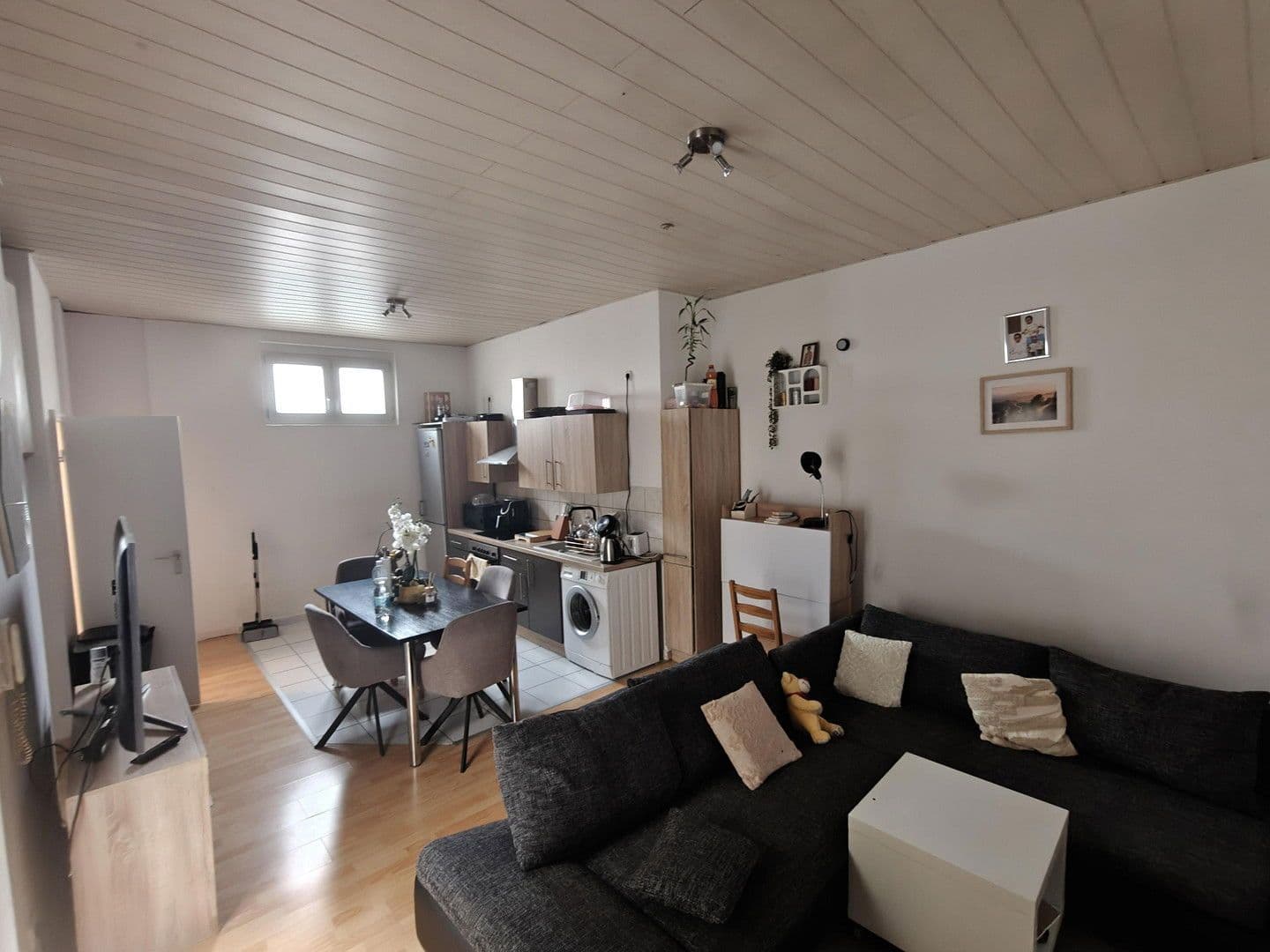 Prenájom bytu 2-izbový 45 m², Käfertaler Strasse 191, Mannheim, Bádensko-Wurttembersko Prenájom bytu 2-izbový 45 m², Käfertaler Strasse 191, Mannheim, Bádensko-Wurttembersko