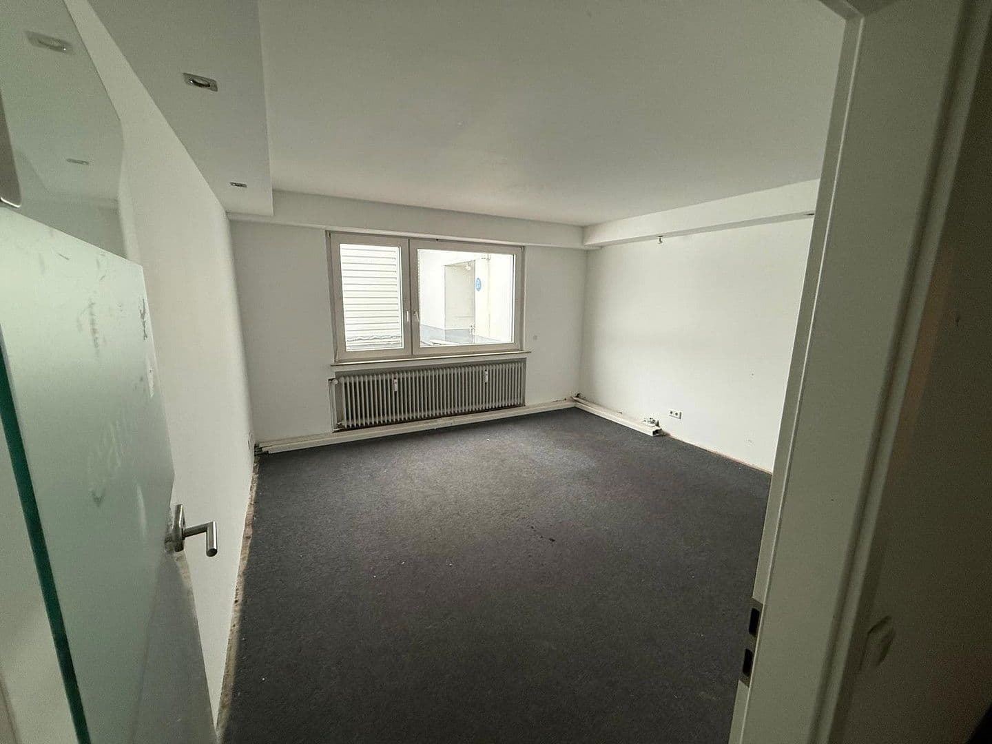 Prenájom nebytového priestoru 4.000 m², Beule 74, Wuppertal, Severné Porýnie - Westfálsko Prenájom nebytového priestoru 4.000 m², Beule 74, Wuppertal, Severné Porýnie - Westfálsko