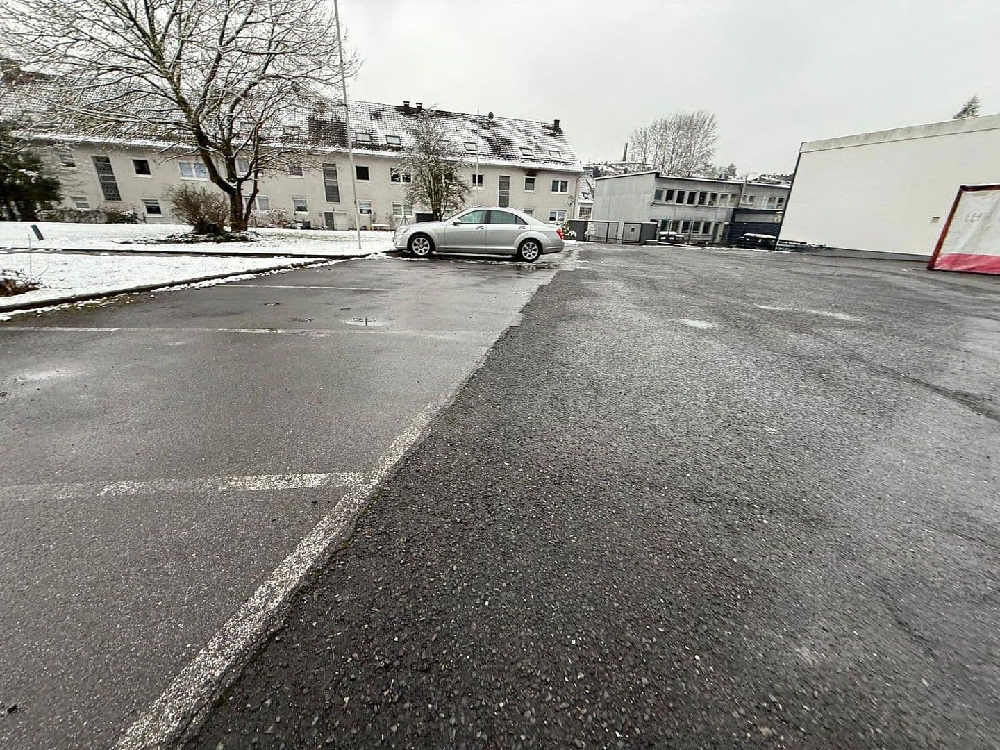 Prenájom nebytového priestoru 4.000 m², Beule 74, Wuppertal, Severné Porýnie - Westfálsko Prenájom nebytového priestoru 4.000 m², Beule 74, Wuppertal, Severné Porýnie - Westfálsko