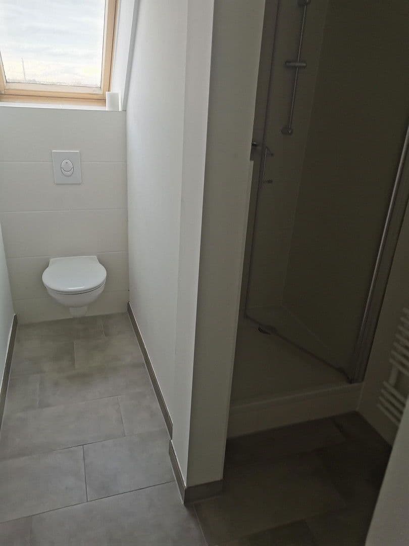 Prenájom bytu 4-izbový 112 m², Berlin, Berlín Prenájom bytu 4-izbový 112 m², Berlin, Berlín