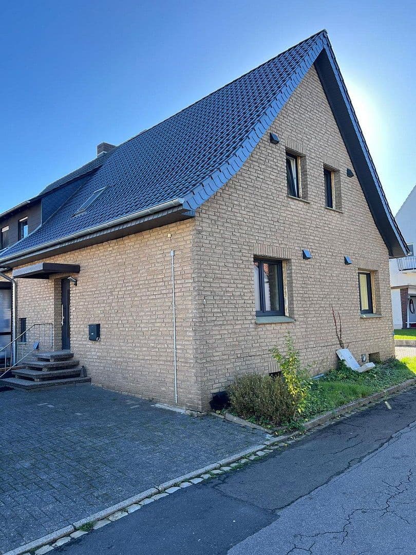 Predaj domu 108 m², pozemek 306 m², Lübbecke, Severné Porýnie - Westfálsko Predaj domu 108 m², pozemek 306 m², Lübbecke, Severné Porýnie - Westfálsko