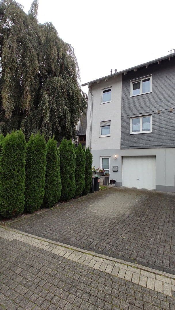 Predaj domu 157 m², pozemek 470 m², Remscheid, Nordrhein-Westfalen, Severné Porýnie - Westfálsko Predaj domu 157 m², pozemek 470 m², Remscheid, Nordrhein-Westfalen, Severné Porýnie - Westfálsko