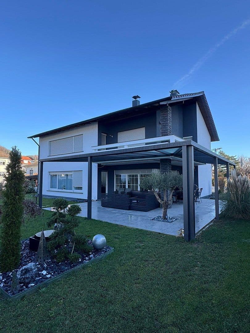 Predaj domu 250 m², pozemek 725 m², Grenzach-Wyhlen, Bádensko-Wurttembersko Predaj domu 250 m², pozemek 725 m², Grenzach-Wyhlen, Bádensko-Wurttembersko