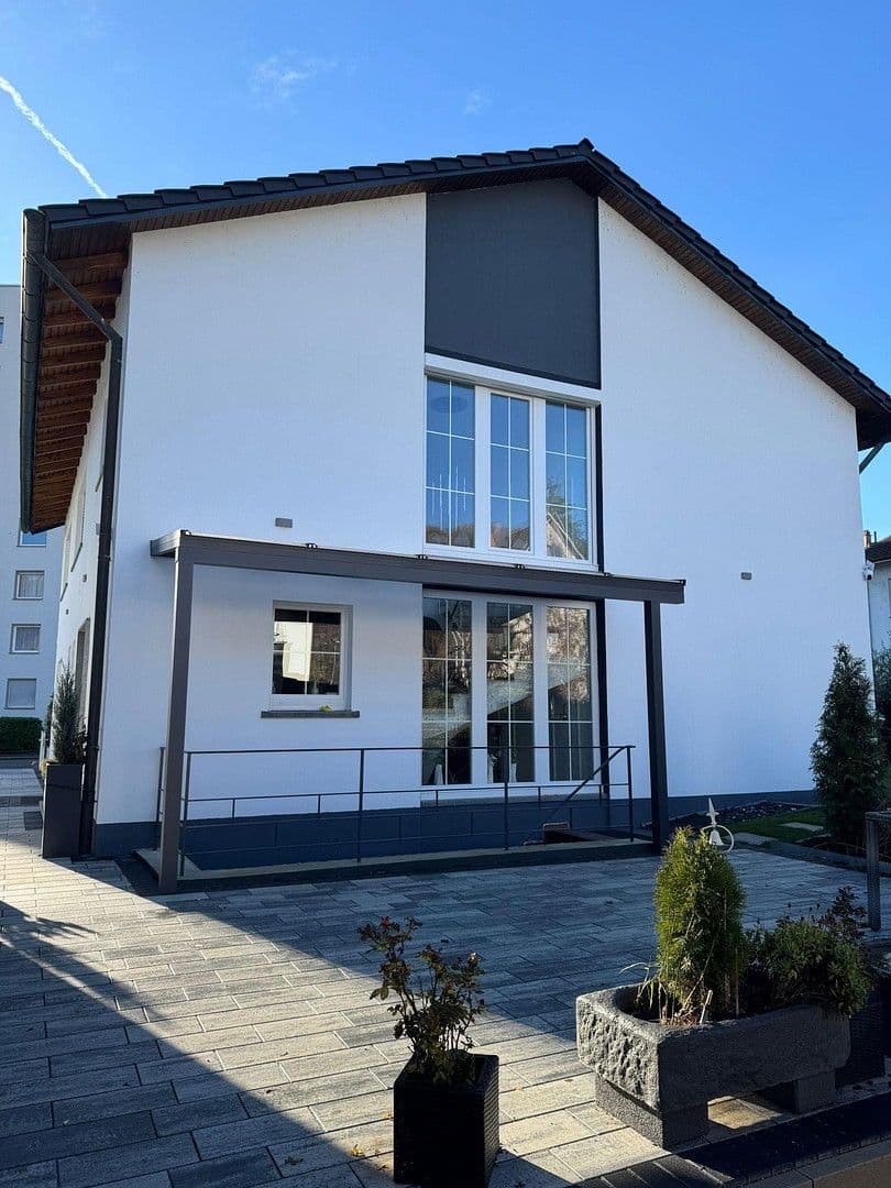 Predaj domu 250 m², pozemek 725 m², Grenzach-Wyhlen, Bádensko-Wurttembersko Predaj domu 250 m², pozemek 725 m², Grenzach-Wyhlen, Bádensko-Wurttembersko