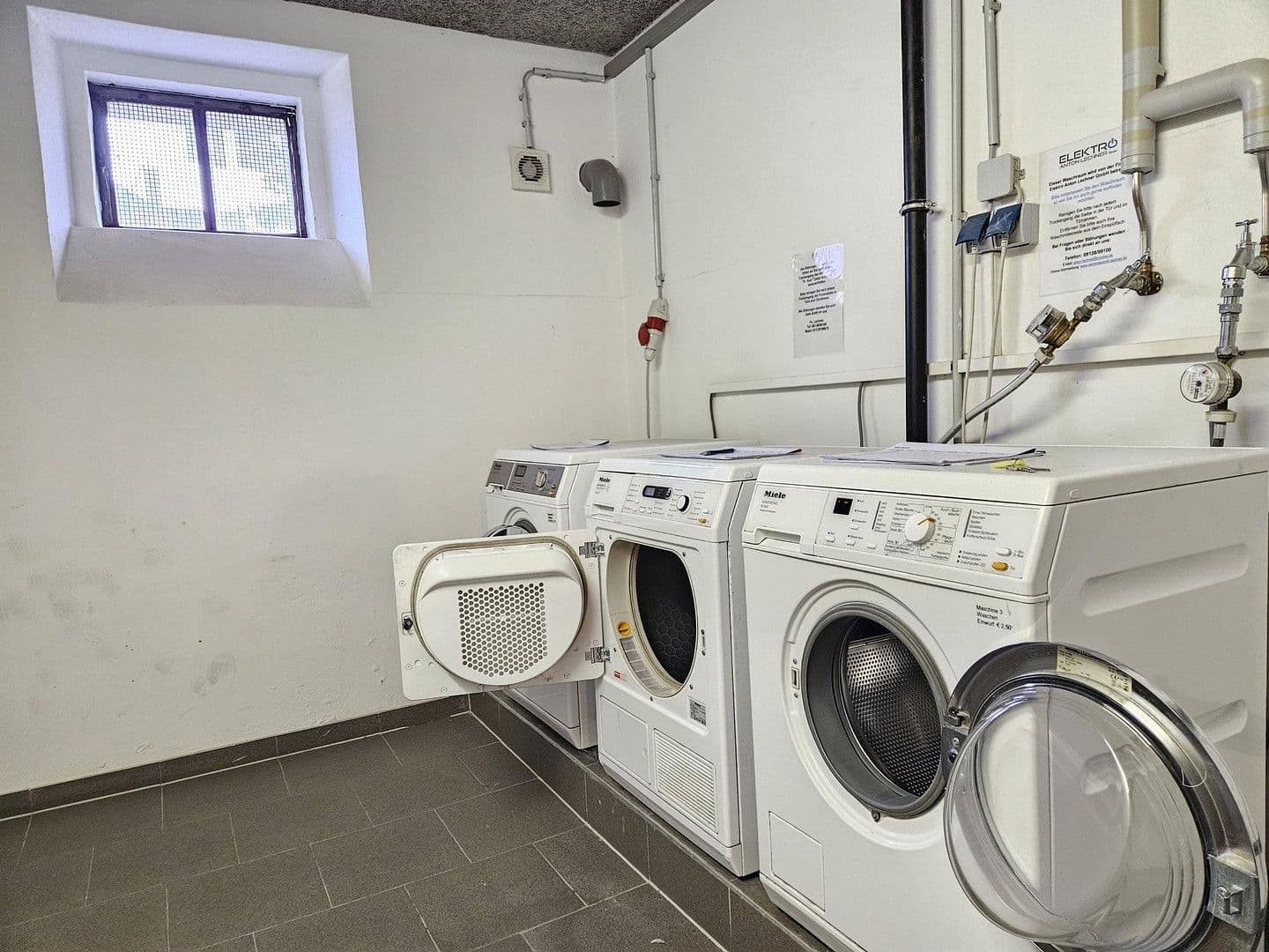 Prenájom bytu 2-izbový 48 m², Oberbiberger Straße 10, München, Bavorsko Prenájom bytu 2-izbový 48 m², Oberbiberger Straße 10, München, Bavorsko