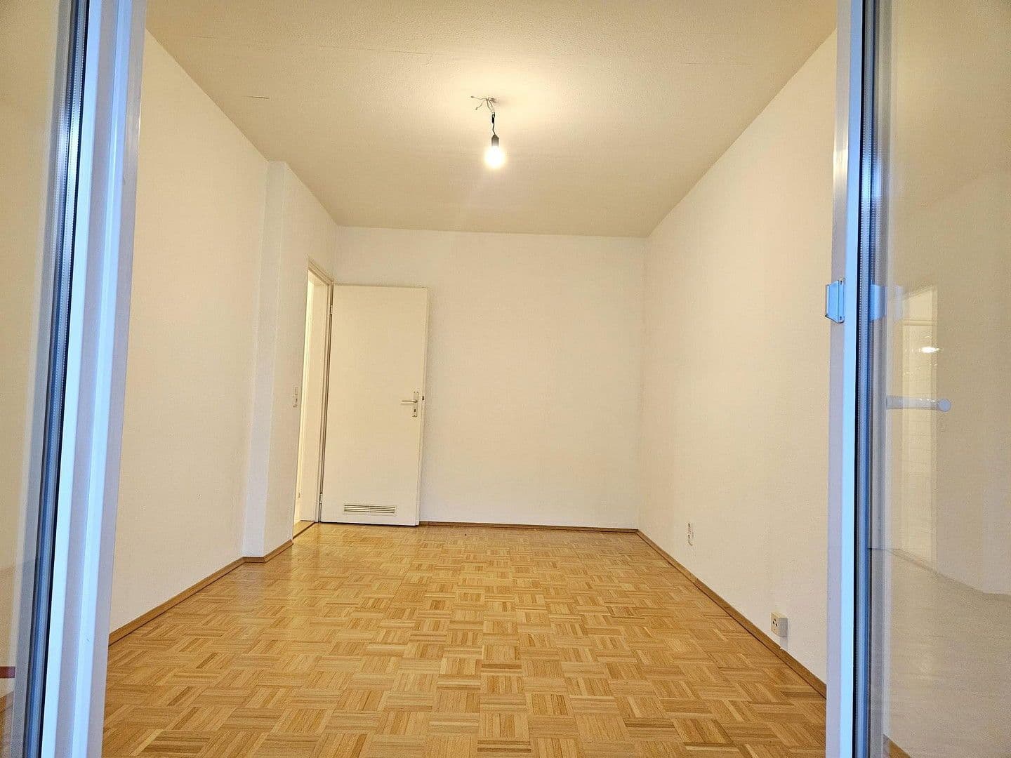 Prenájom bytu 2-izbový 48 m², Oberbiberger Straße 10, München, Bavorsko Prenájom bytu 2-izbový 48 m², Oberbiberger Straße 10, München, Bavorsko