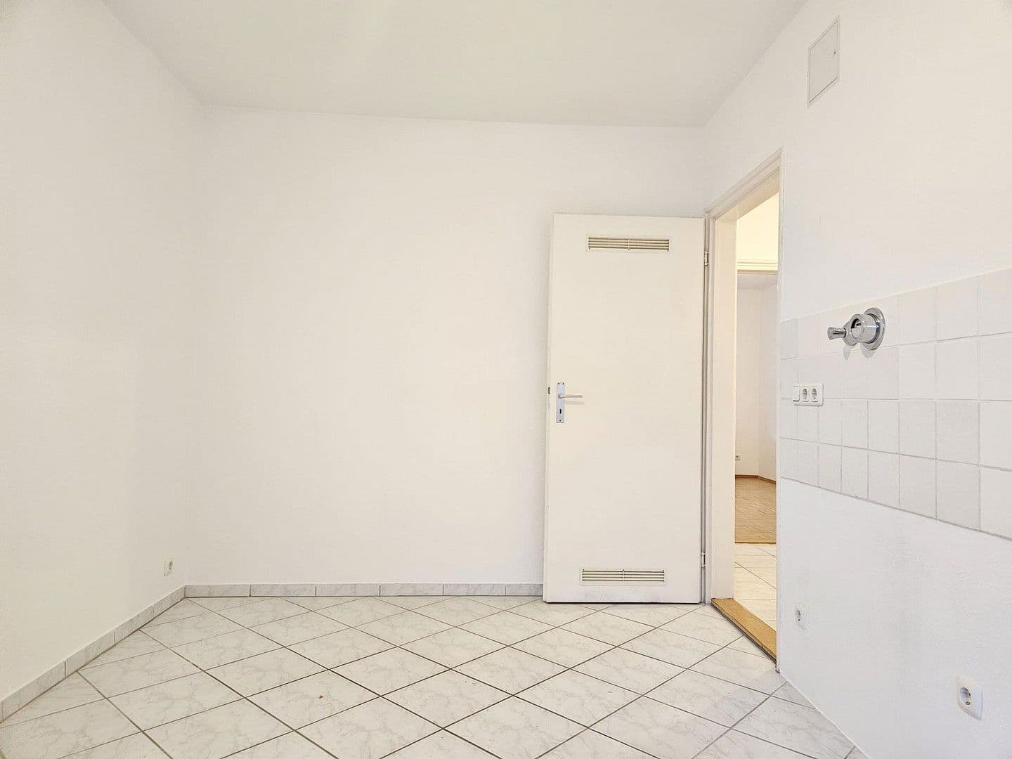 Prenájom bytu 2-izbový 48 m², Oberbiberger Straße 10, München, Bavorsko Prenájom bytu 2-izbový 48 m², Oberbiberger Straße 10, München, Bavorsko