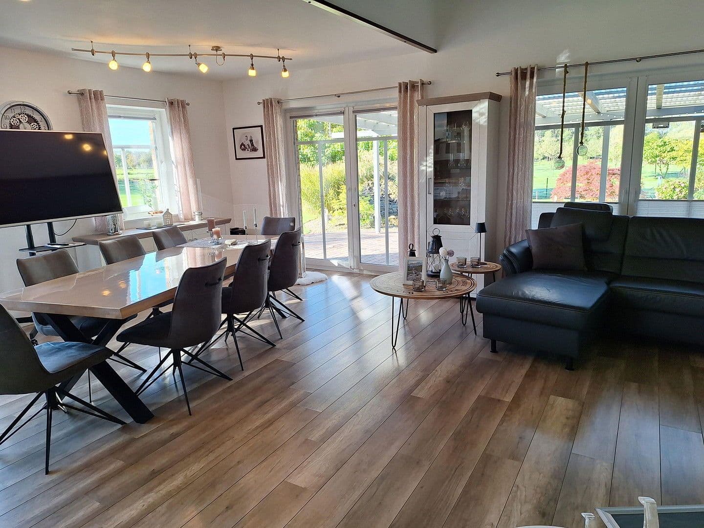 Predaj domu 156 m², pozemek 1.620 m², Großefehn, Dolné Sasko Predaj domu 156 m², pozemek 1.620 m², Großefehn, Dolné Sasko