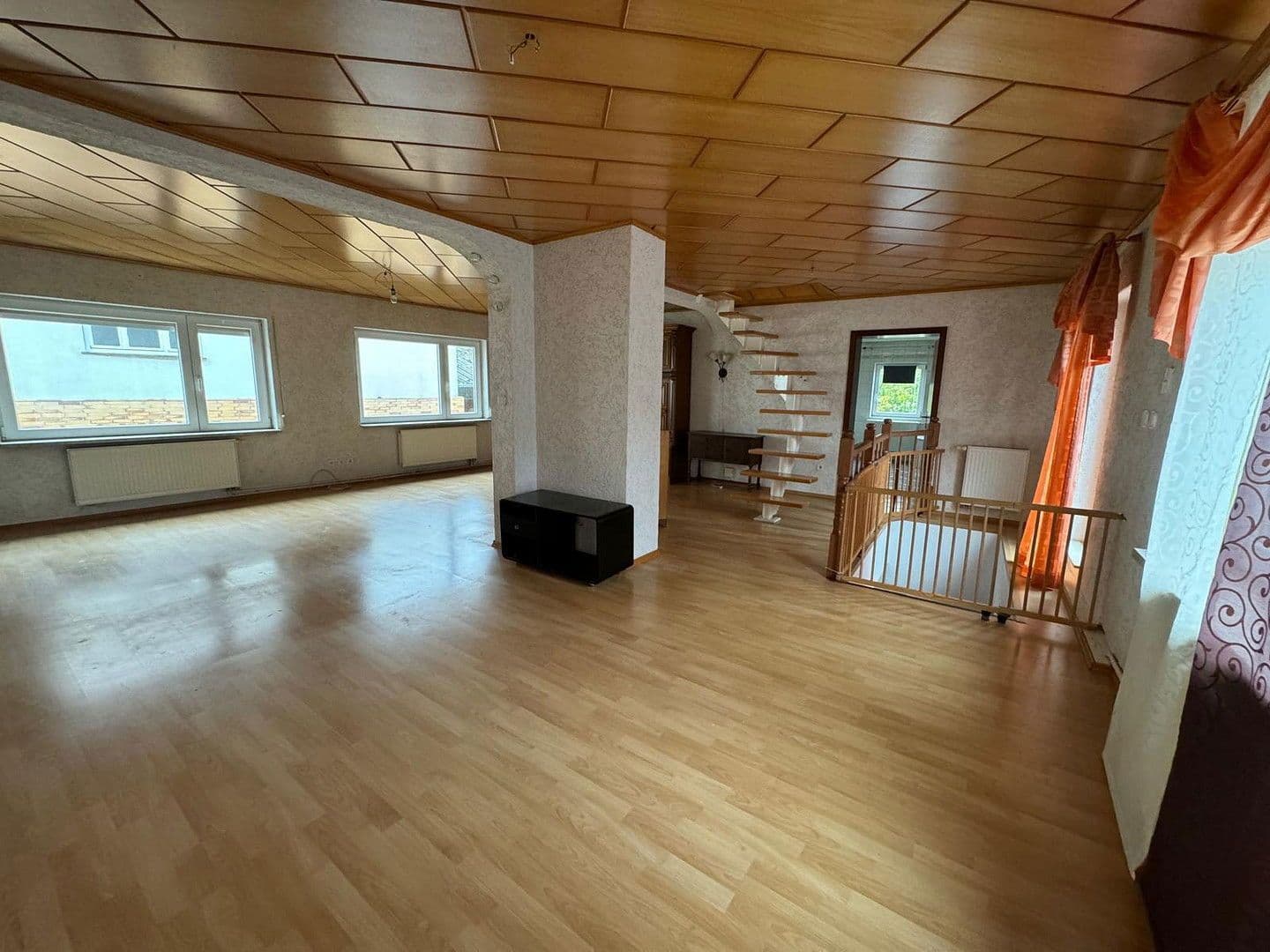 Predaj domu 200 m², pozemek 211 m², Stein-Bockenheim, Porýnie-Falcko Predaj domu 200 m², pozemek 211 m², Stein-Bockenheim, Porýnie-Falcko