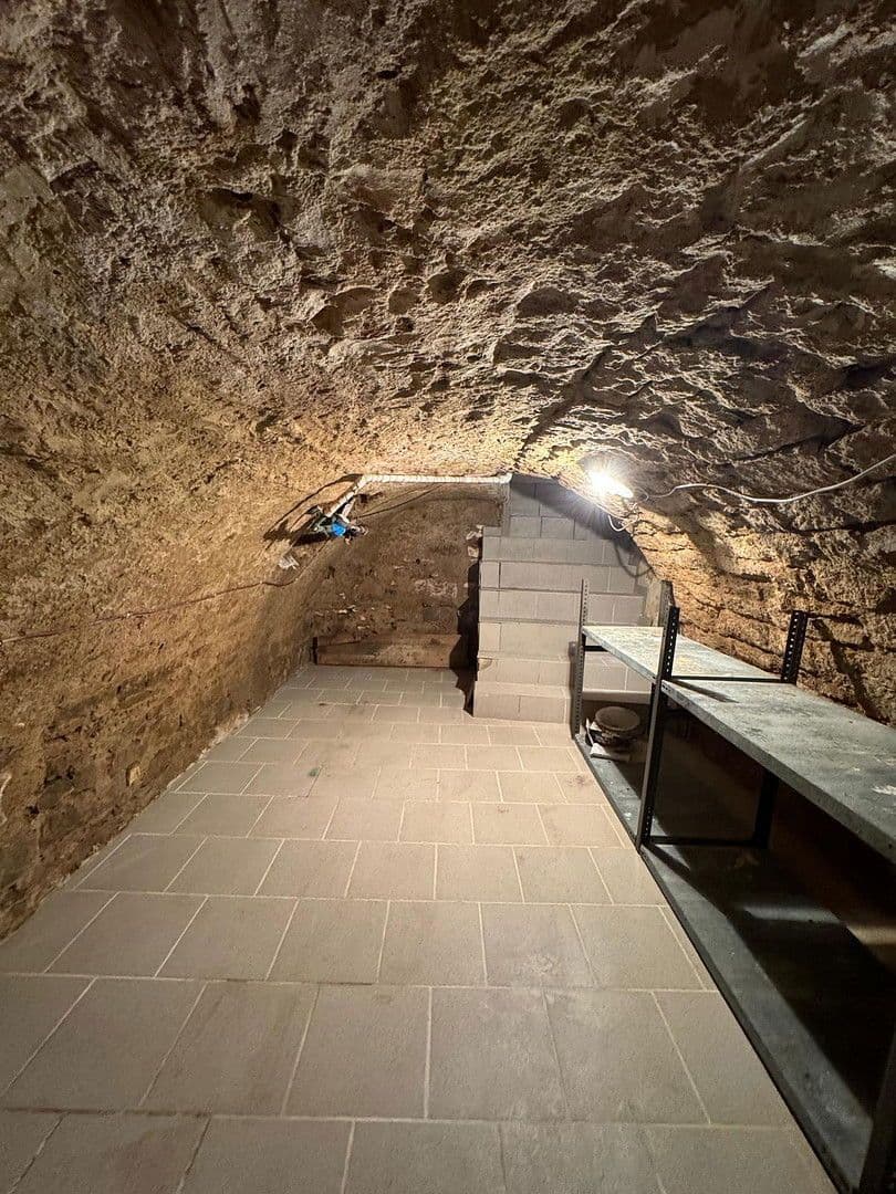 Predaj domu 200 m², pozemek 211 m², Stein-Bockenheim, Porýnie-Falcko Predaj domu 200 m², pozemek 211 m², Stein-Bockenheim, Porýnie-Falcko