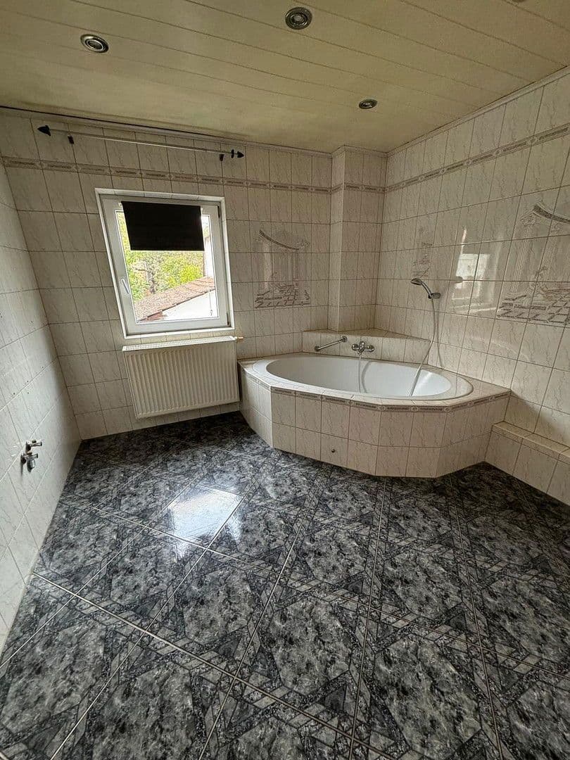 Predaj domu 200 m², pozemek 211 m², Stein-Bockenheim, Porýnie-Falcko Predaj domu 200 m², pozemek 211 m², Stein-Bockenheim, Porýnie-Falcko