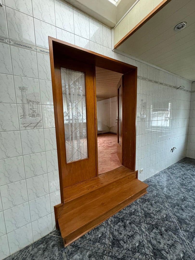 Predaj domu 200 m², pozemek 211 m², Stein-Bockenheim, Porýnie-Falcko Predaj domu 200 m², pozemek 211 m², Stein-Bockenheim, Porýnie-Falcko