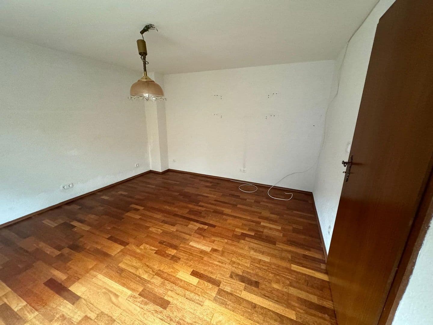 Predaj domu 200 m², pozemek 211 m², Stein-Bockenheim, Porýnie-Falcko Predaj domu 200 m², pozemek 211 m², Stein-Bockenheim, Porýnie-Falcko