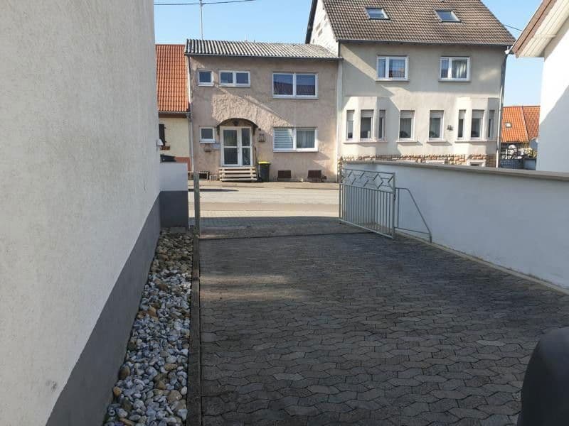 Predaj domu 232 m², pozemek 466 m², Bürgermeister-Regitz-Str. 61, Neunkirchen, Sársko Predaj domu 232 m², pozemek 466 m², Bürgermeister-Regitz-Str. 61, Neunkirchen, Sársko
