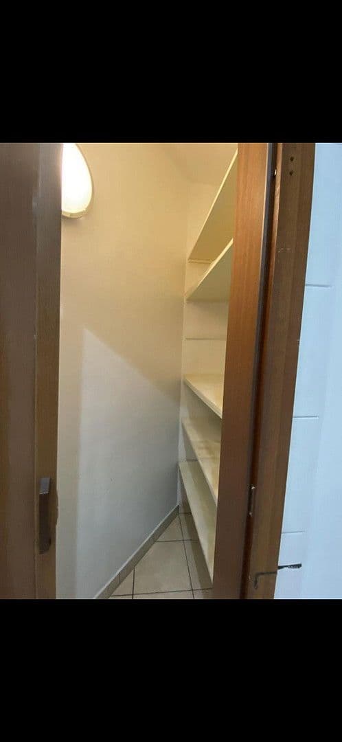 Prenájom bytu 3-izbový 81 m², Gelsenkirchen, Severné Porýnie - Westfálsko Prenájom bytu 3-izbový 81 m², Gelsenkirchen, Severné Porýnie - Westfálsko