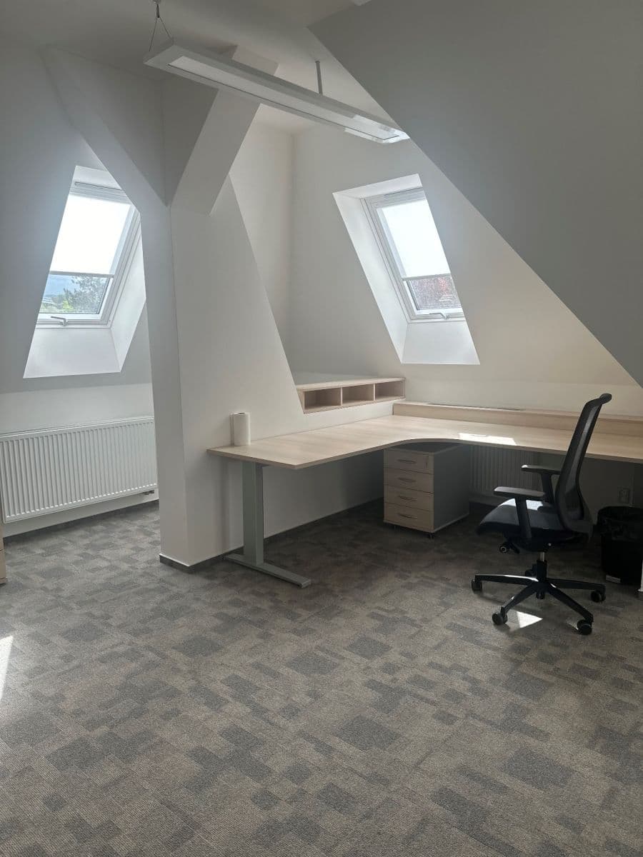 Prenájom kancelárie 144 m², Na Sklípku, Ústí nad Labem, Ústecký kraj Prenájom kancelárie 144 m², Na Sklípku, Ústí nad Labem, Ústecký kraj