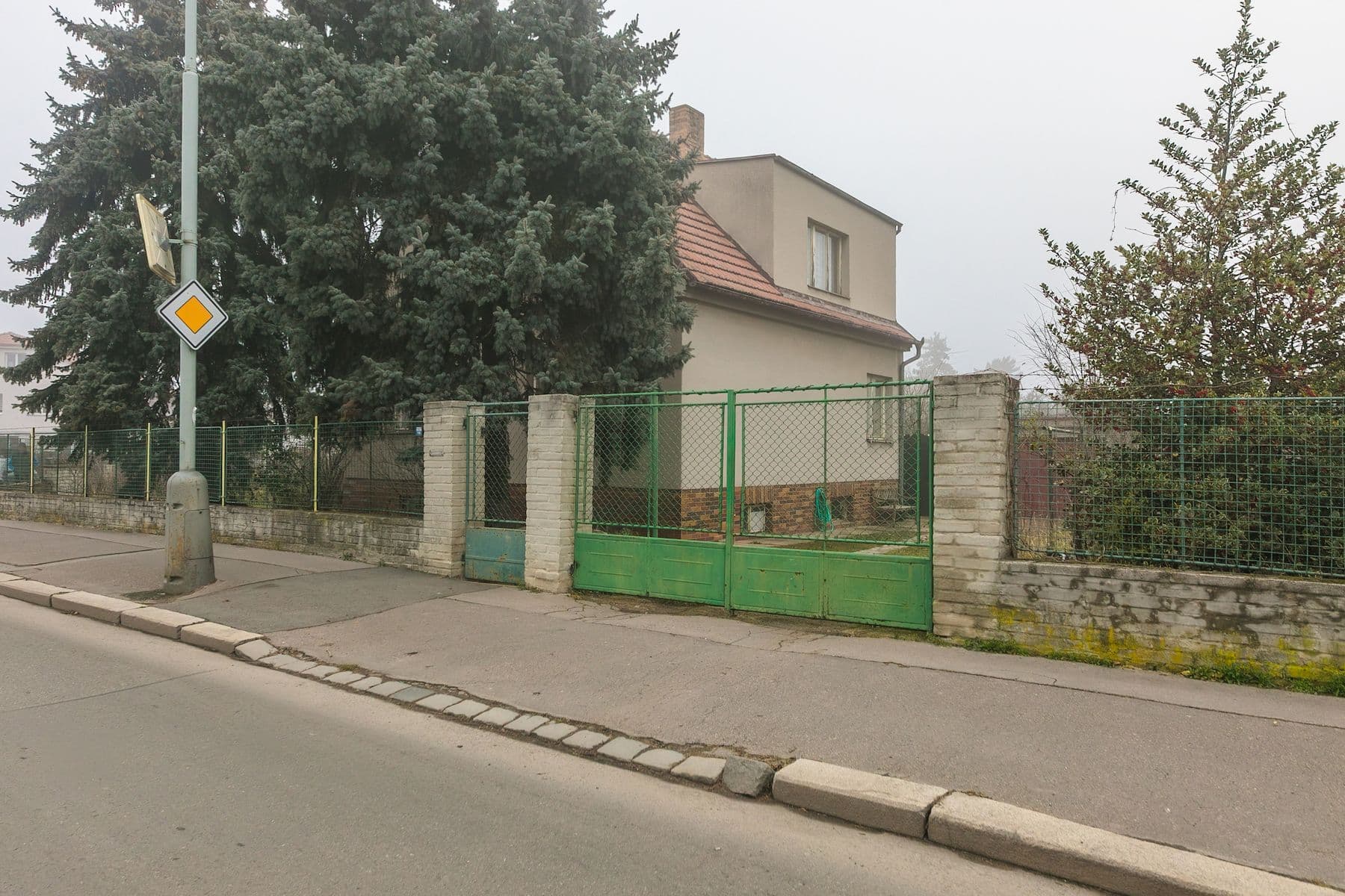 Predaj pozemku 907 m², Suchdolská, Praha, Praha Predaj pozemku 907 m², Suchdolská, Praha, Praha