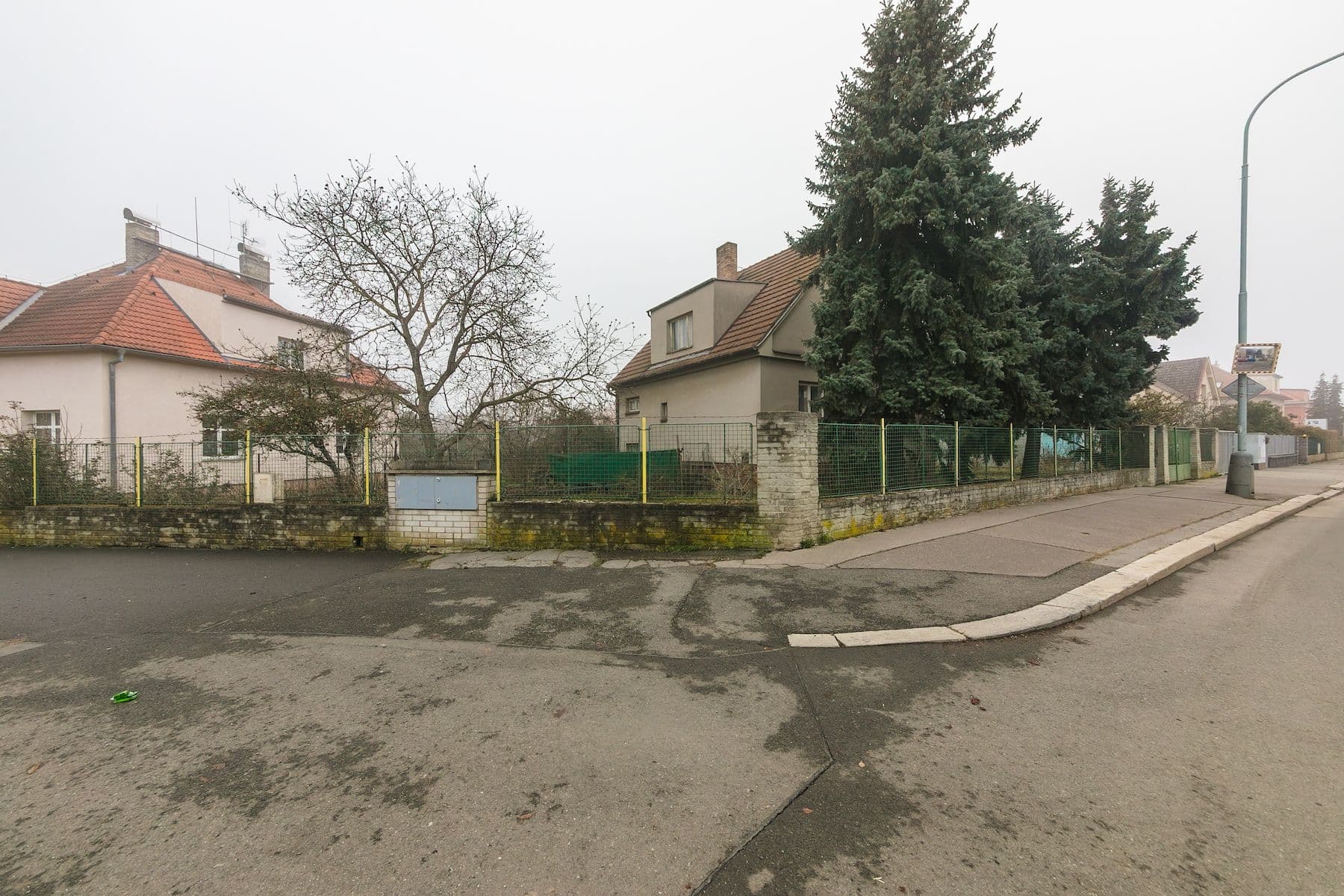 Predaj pozemku 907 m², Suchdolská, Praha, Praha Predaj pozemku 907 m², Suchdolská, Praha, Praha