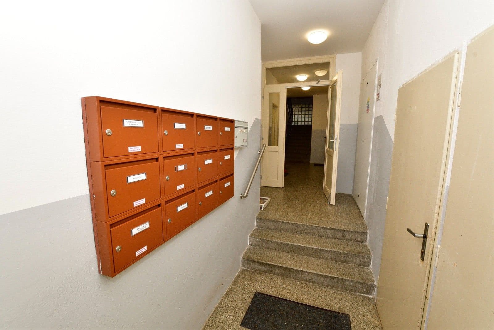 Prenájom bytu 2-izbový 61 m², Na Mlejnku, Praha, Praha Prenájom bytu 2-izbový 61 m², Na Mlejnku, Praha, Praha