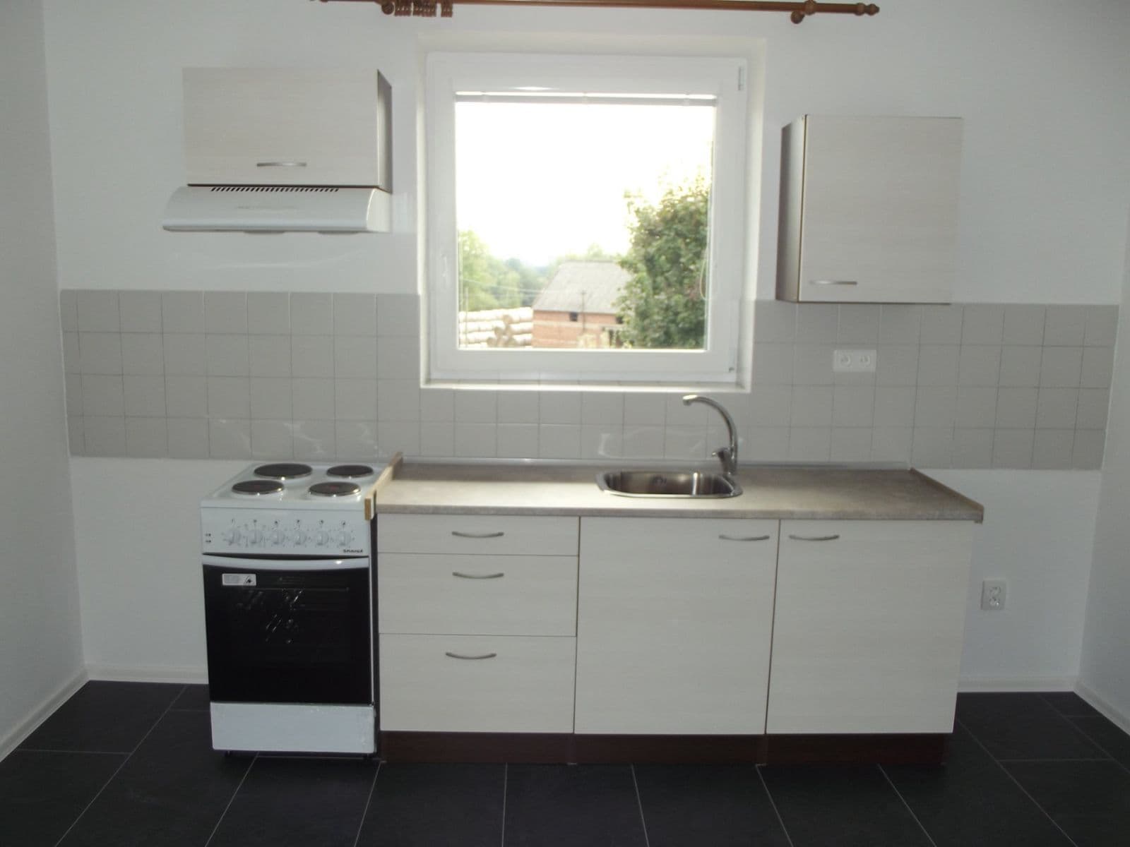 Prenájom bytu 1-izbový 32 m², Dolní Krupá, Kraj Vysočina Prenájom bytu 1-izbový 32 m², Dolní Krupá, Kraj Vysočina