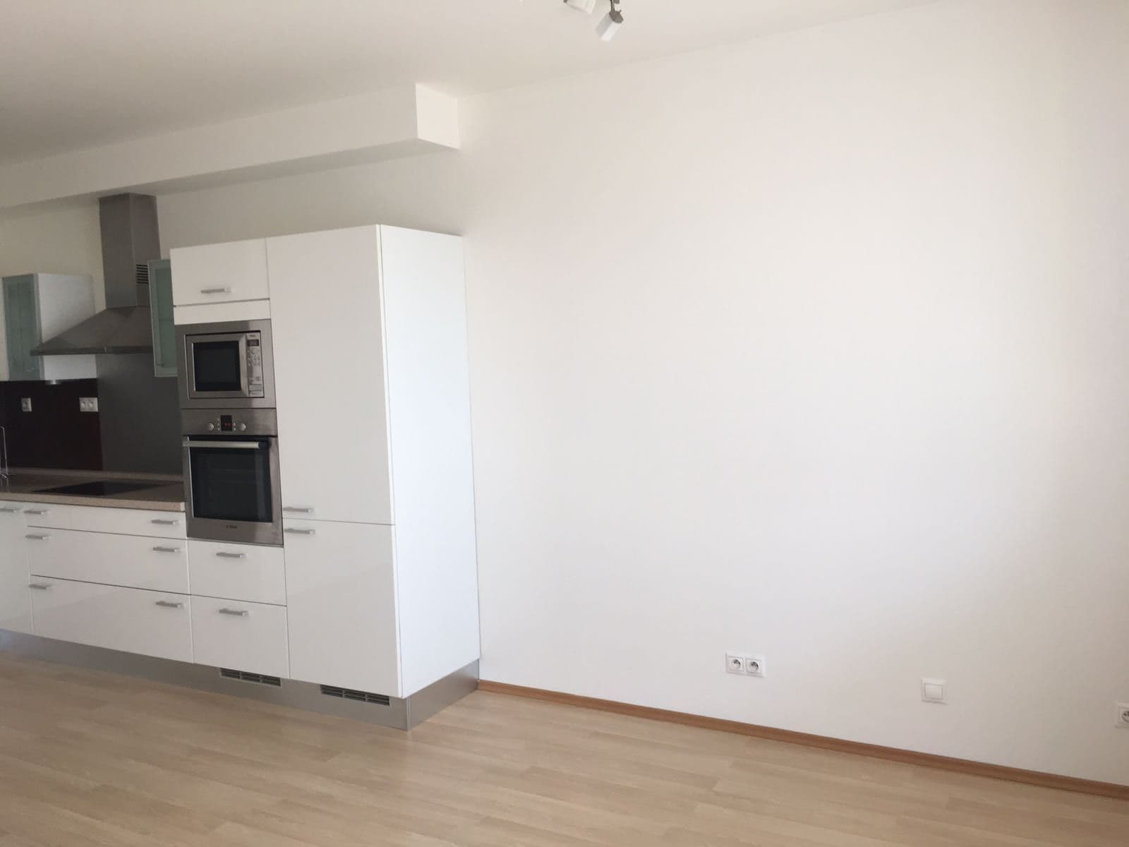 Prenájom bytu 2-izbový 58 m², U Lipové aleje, Praha, Praha Prenájom bytu 2-izbový 58 m², U Lipové aleje, Praha, Praha