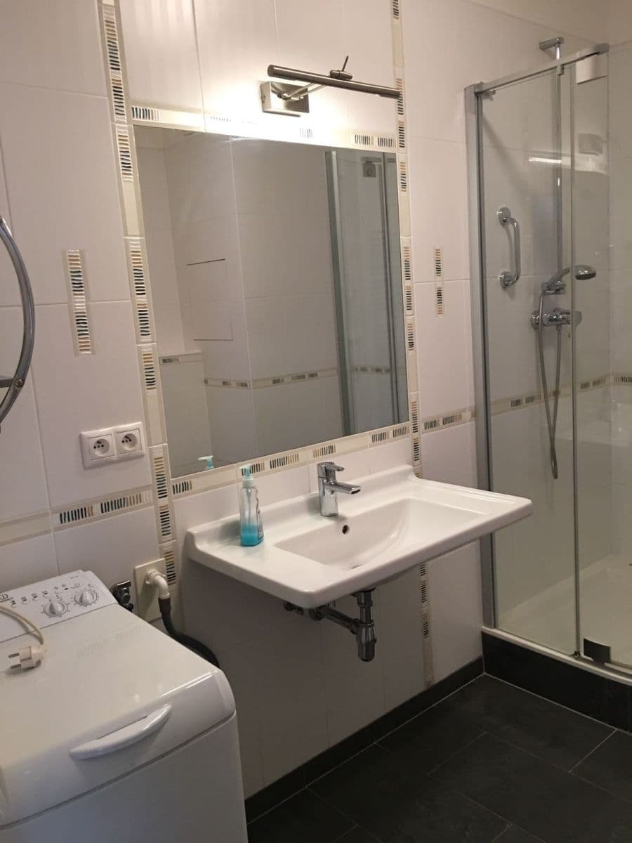 Prenájom bytu 2-izbový 58 m², U Lipové aleje, Praha, Praha Prenájom bytu 2-izbový 58 m², U Lipové aleje, Praha, Praha