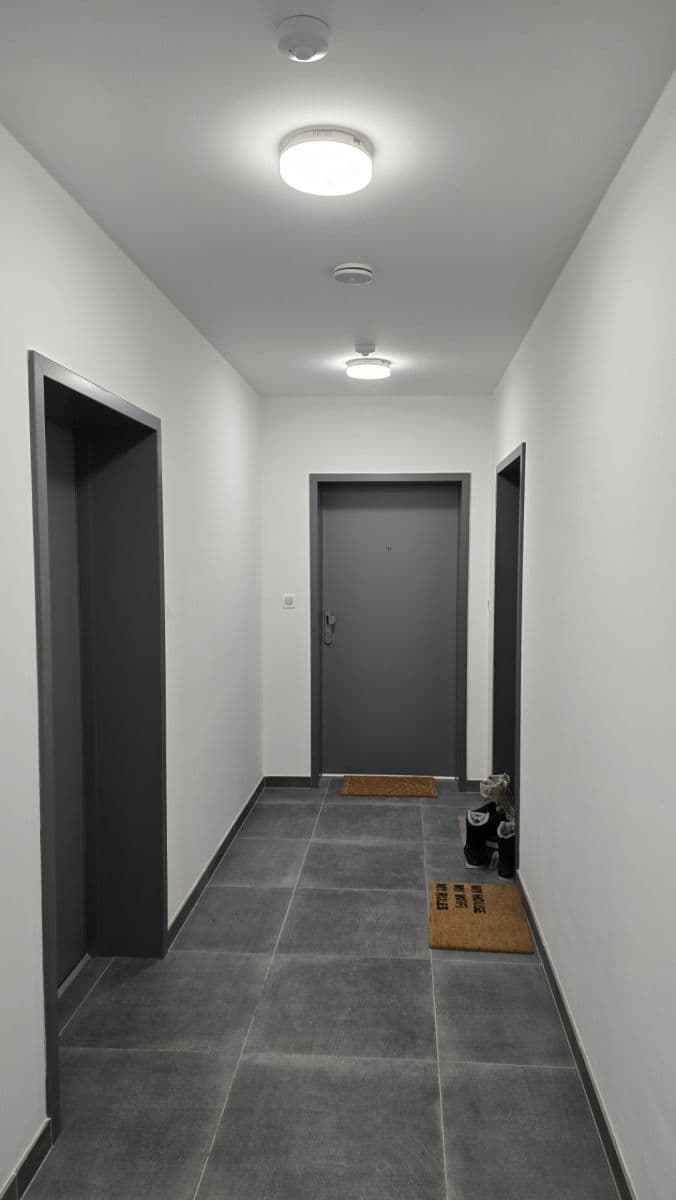 Prenájom bytu 1-izbový 56 m², Americká, Kladno, Středočeský kraj Prenájom bytu 1-izbový 56 m², Americká, Kladno, Středočeský kraj