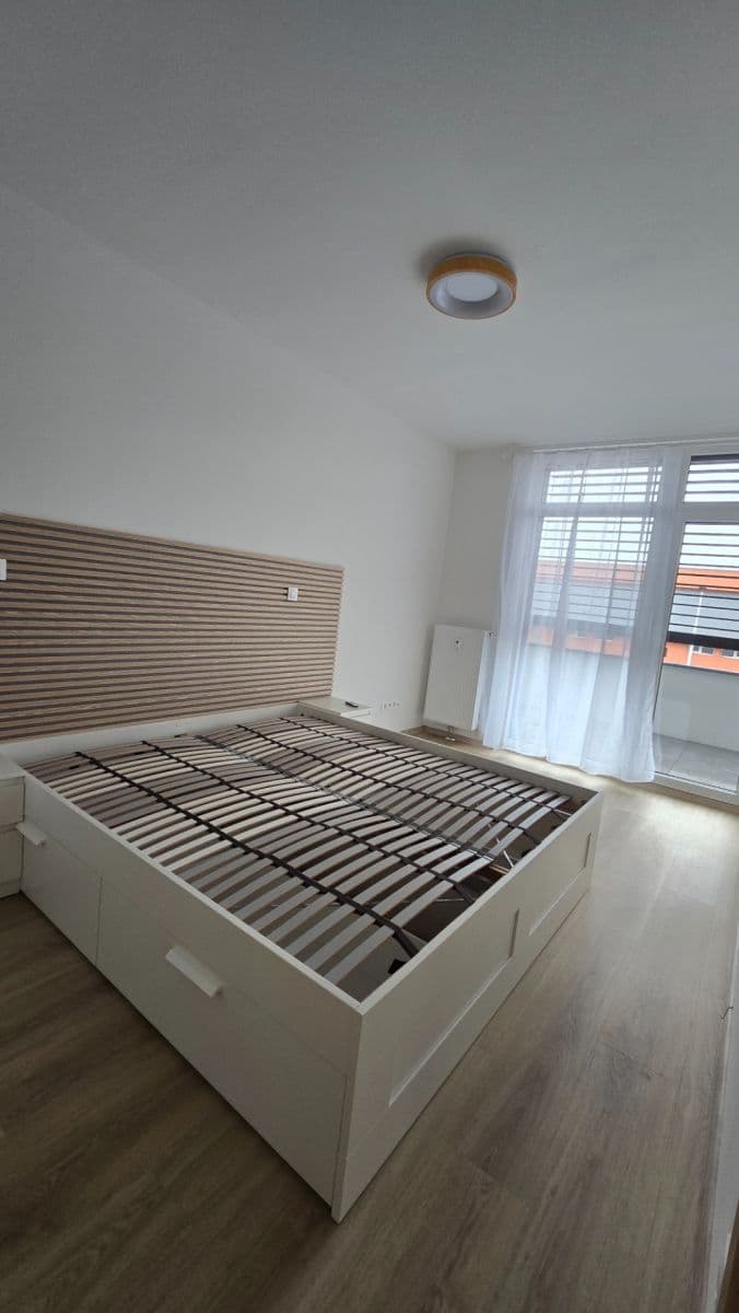 Prenájom bytu 1-izbový 56 m², Americká, Kladno, Středočeský kraj Prenájom bytu 1-izbový 56 m², Americká, Kladno, Středočeský kraj