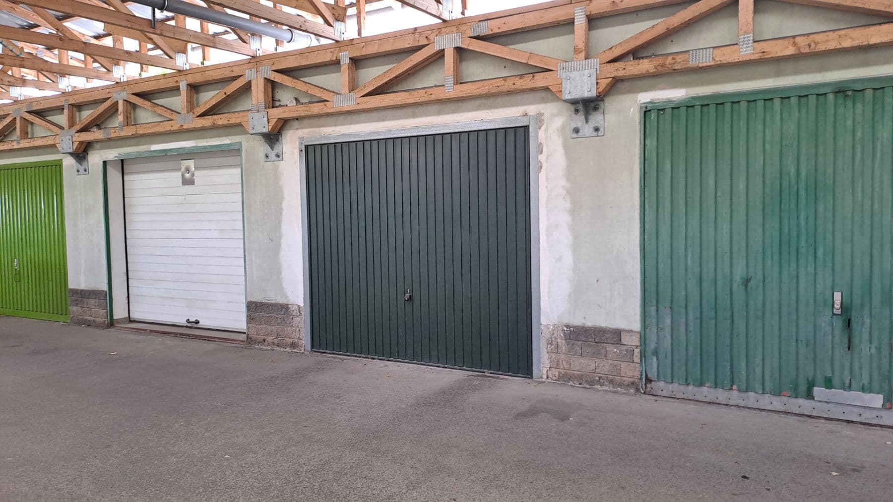 Prenájom garáže 16 m², Brno, Jihomoravský kraj Prenájom garáže 16 m², Brno, Jihomoravský kraj