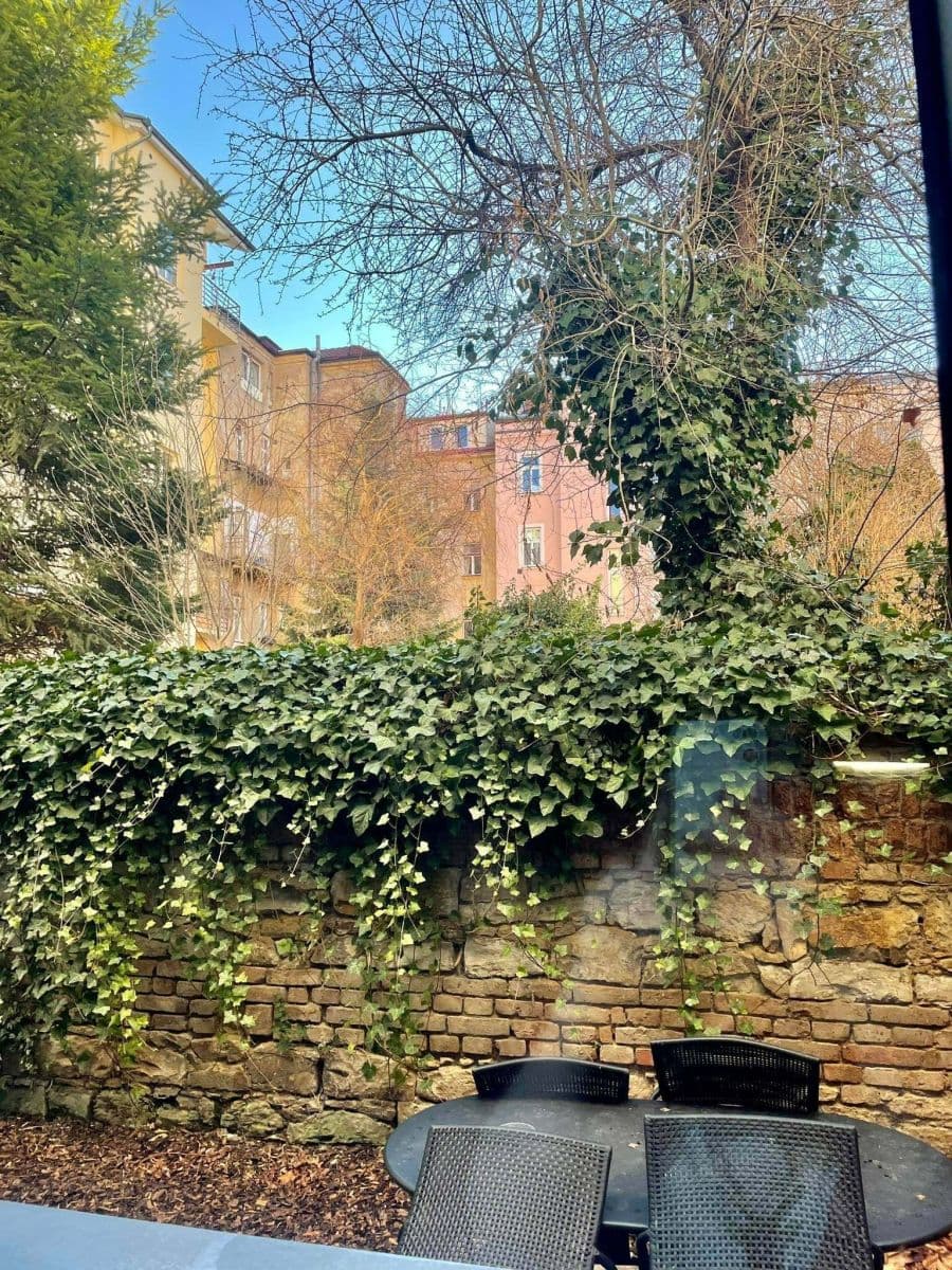 Prenájom bytu 1-izbový 25 m², Ruská, Praha, Praha Prenájom bytu 1-izbový 25 m², Ruská, Praha, Praha