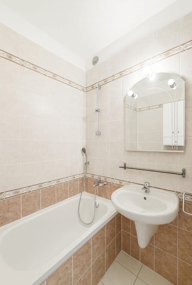 Prenájom bytu 2-izbový 70 m², Strž, Brno, Jihomoravský kraj Prenájom bytu 2-izbový 70 m², Strž, Brno, Jihomoravský kraj