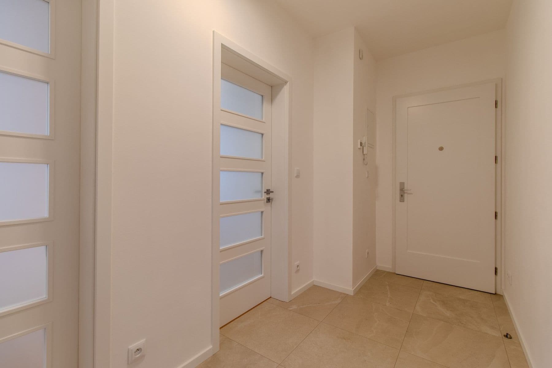 Prenájom bytu 2-izbový 45 m², Zelená, Praha, Praha Prenájom bytu 2-izbový 45 m², Zelená, Praha, Praha