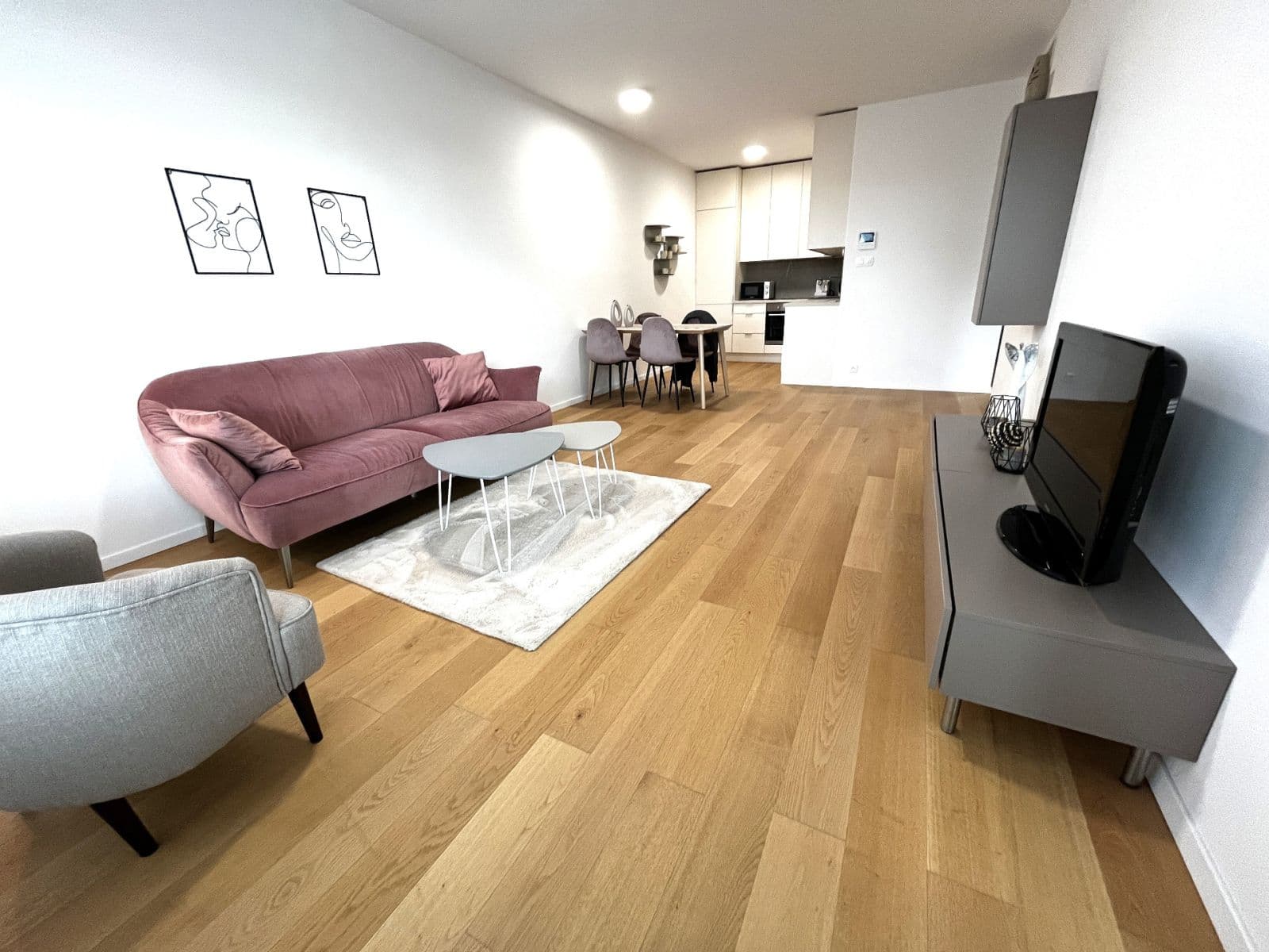 Prenájom bytu 2-izbový 57 m², Súkennícka, Ružinov, Bratislavský kraj Prenájom bytu 2-izbový 57 m², Súkennícka, Ružinov, Bratislavský kraj