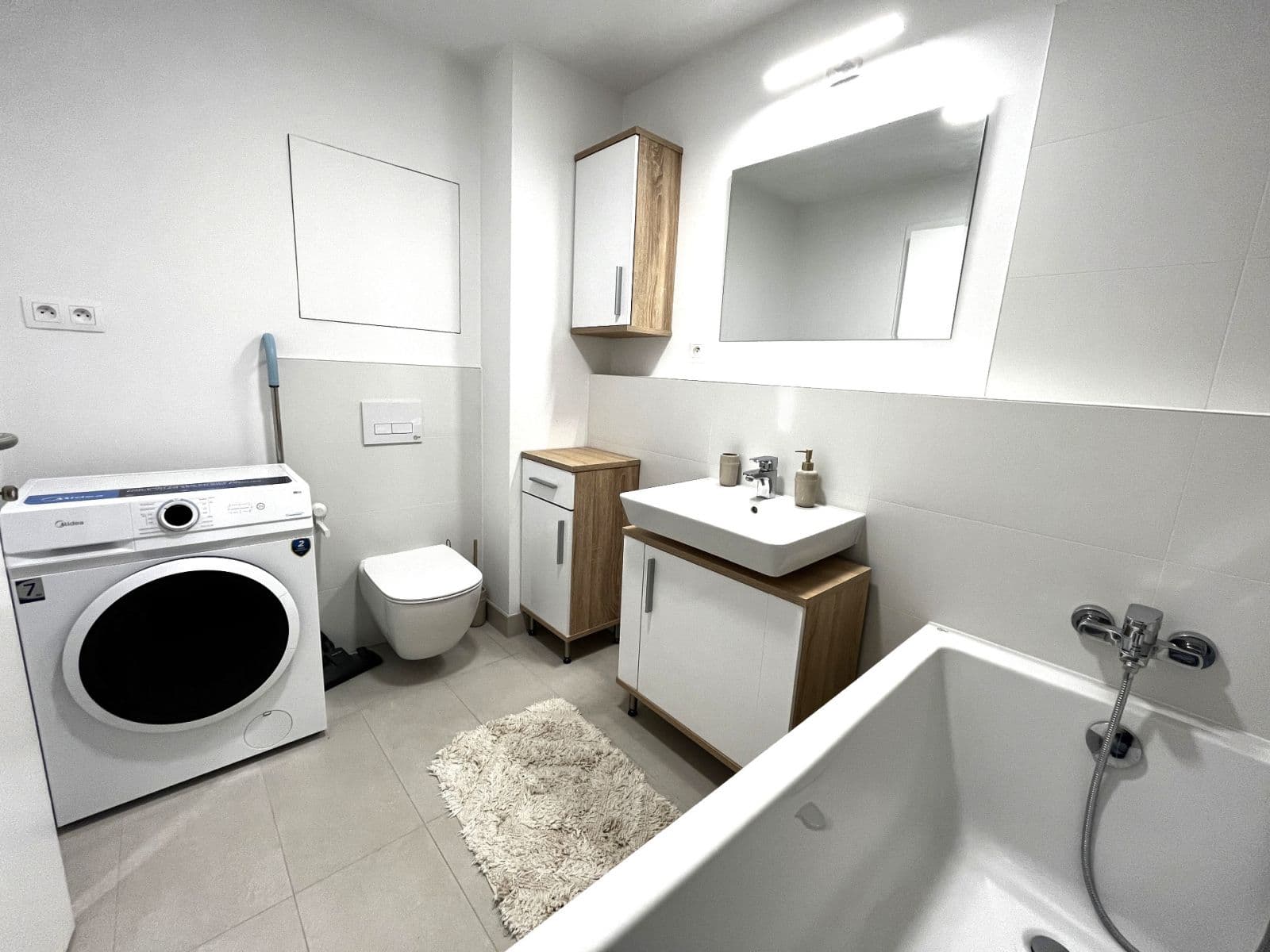 Prenájom bytu 2-izbový 57 m², Súkennícka, Ružinov, Bratislavský kraj Prenájom bytu 2-izbový 57 m², Súkennícka, Ružinov, Bratislavský kraj