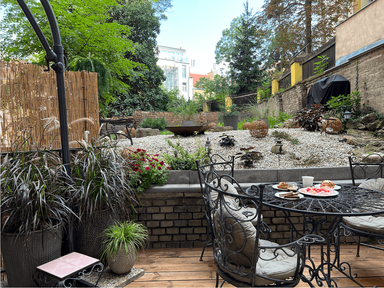 Prenájom bytu 2-izbový 70 m², U Rajské zahrady, Praha, Praha Prenájom bytu 2-izbový 70 m², U Rajské zahrady, Praha, Praha