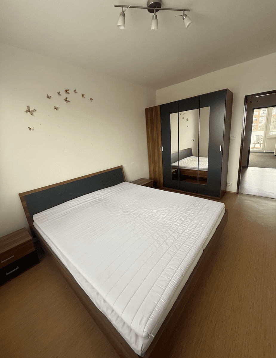 Prenájom bytu 2-izbový 55 m², Vratimovská, Praha, Praha Prenájom bytu 2-izbový 55 m², Vratimovská, Praha, Praha