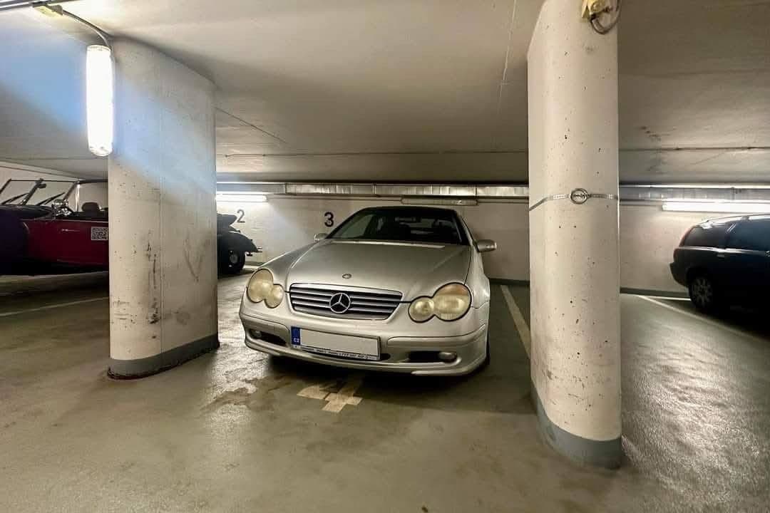 Prenájom garáže 12 m², Na Neklance, Praha, Praha Prenájom garáže 12 m², Na Neklance, Praha, Praha