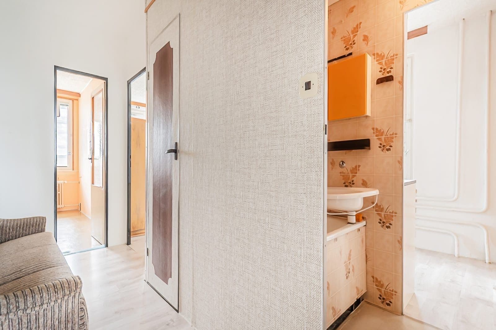 Prenájom bytu 4-izbový 62 m², Tajovského, Praha, Praha Prenájom bytu 4-izbový 62 m², Tajovského, Praha, Praha