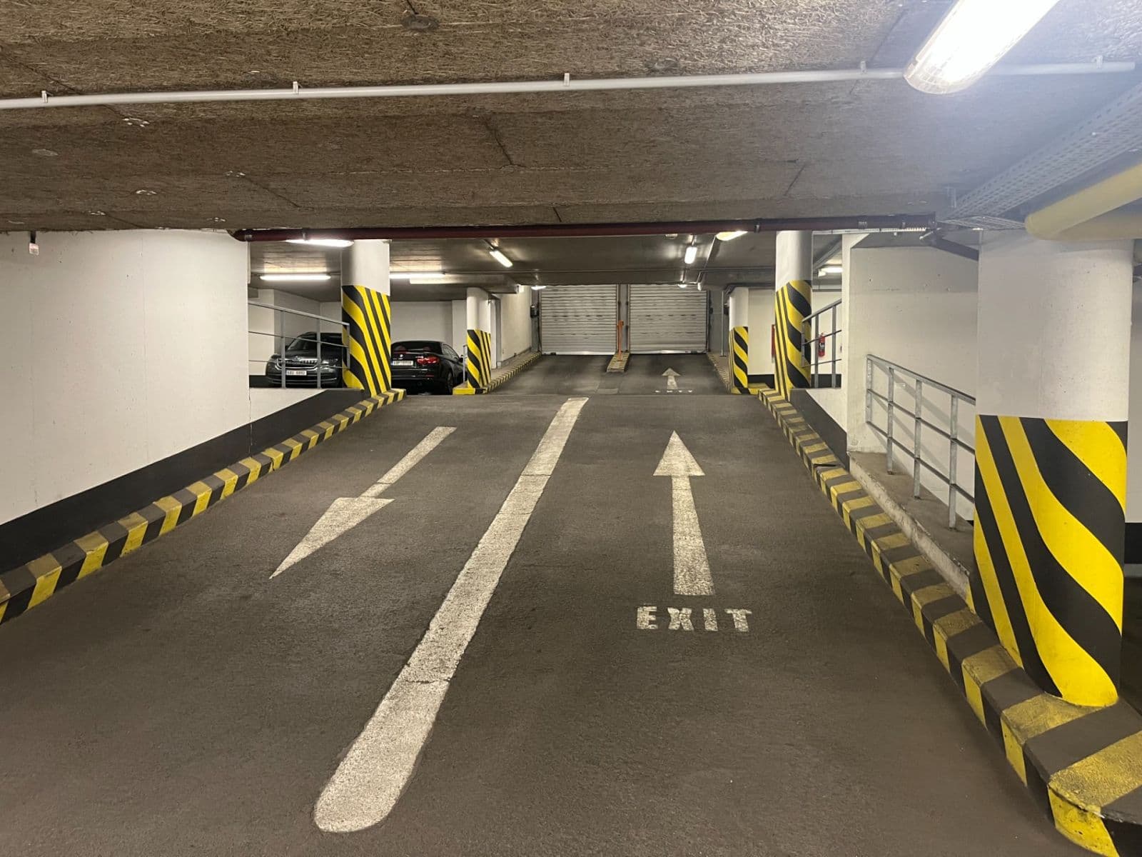 Prenájom garáže 16 m², Karla Engliše, Praha, Praha Prenájom garáže 16 m², Karla Engliše, Praha, Praha