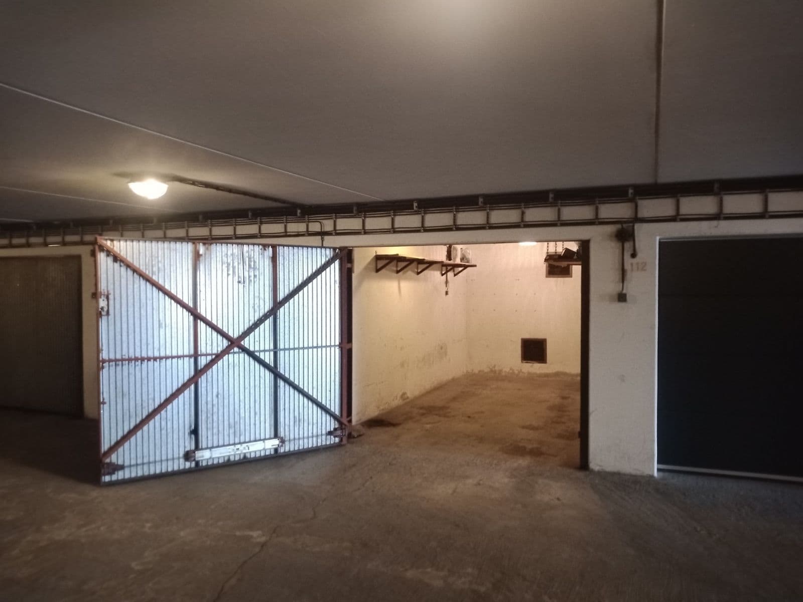 Prenájom garáže 16 m², Karlova Ves, Bratislavský kraj Prenájom garáže 16 m², Karlova Ves, Bratislavský kraj