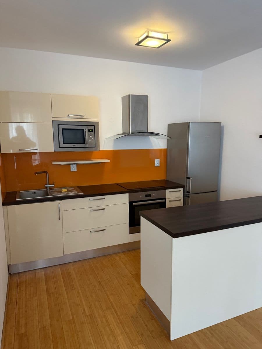 Prenájom bytu 2-izbový 60 m², Žerotínova, Praha, Praha Prenájom bytu 2-izbový 60 m², Žerotínova, Praha, Praha