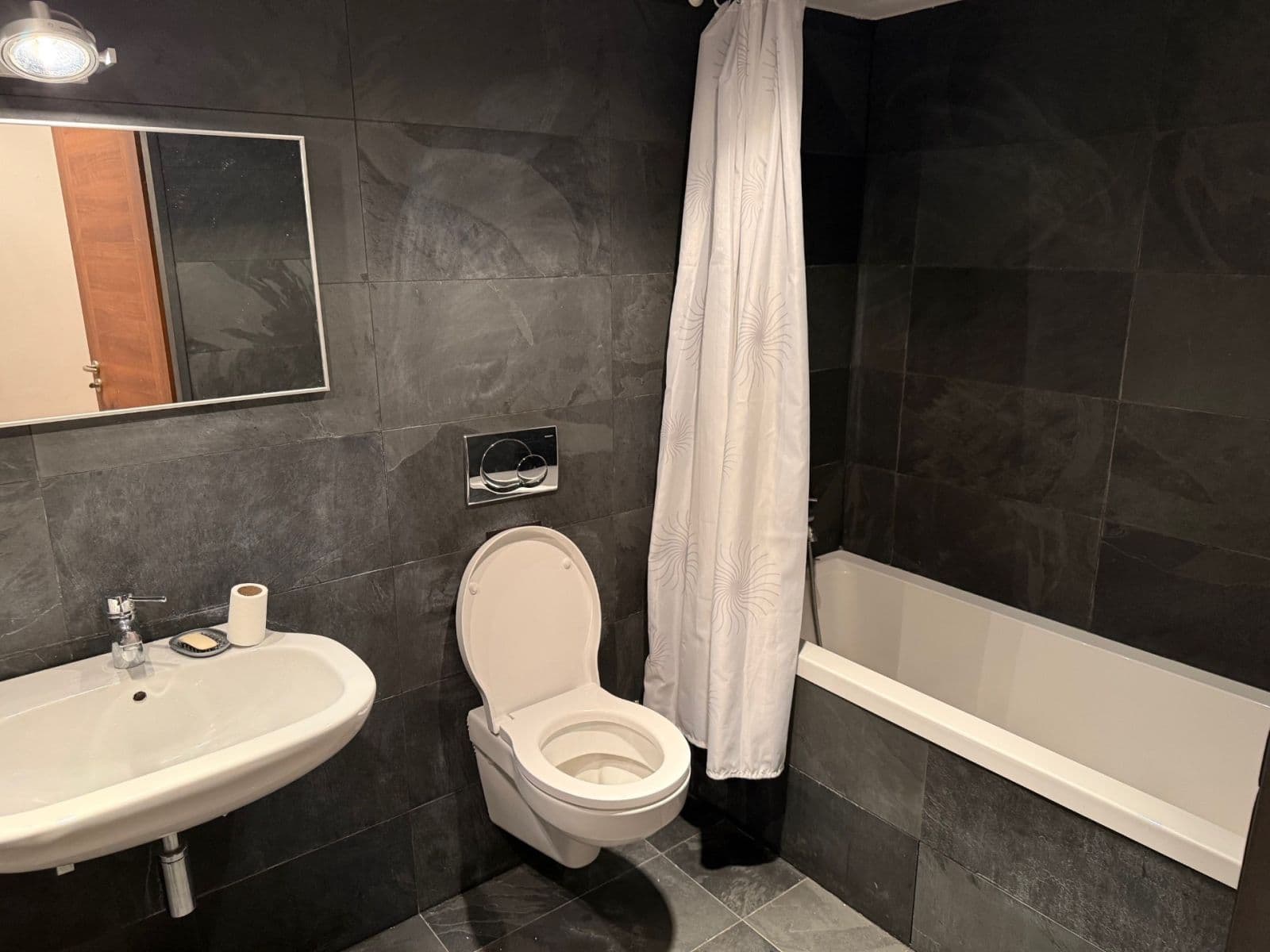 Prenájom bytu 2-izbový 60 m², Žerotínova, Praha, Praha Prenájom bytu 2-izbový 60 m², Žerotínova, Praha, Praha