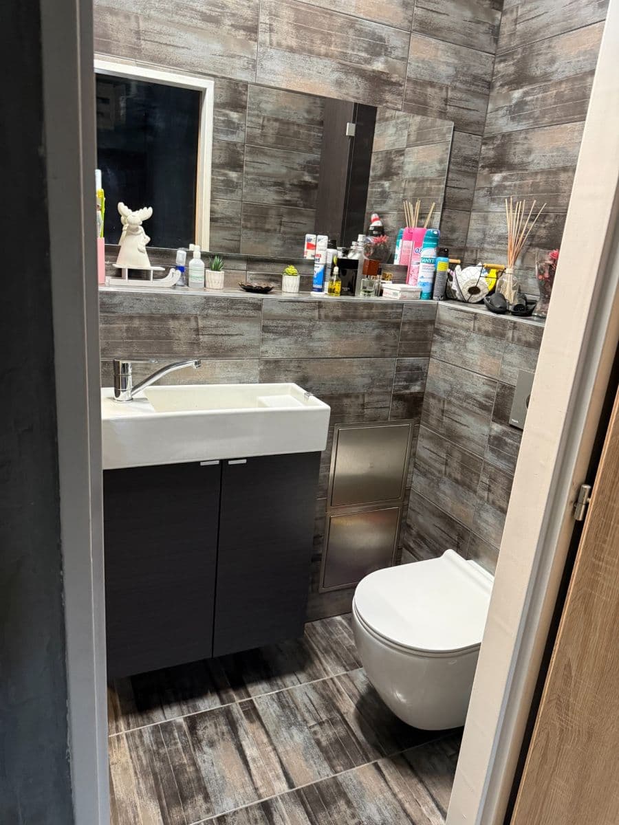 Predaj bytu 4-izbový 143 m², Pod Harfou, Praha, Praha Predaj bytu 4-izbový 143 m², Pod Harfou, Praha, Praha