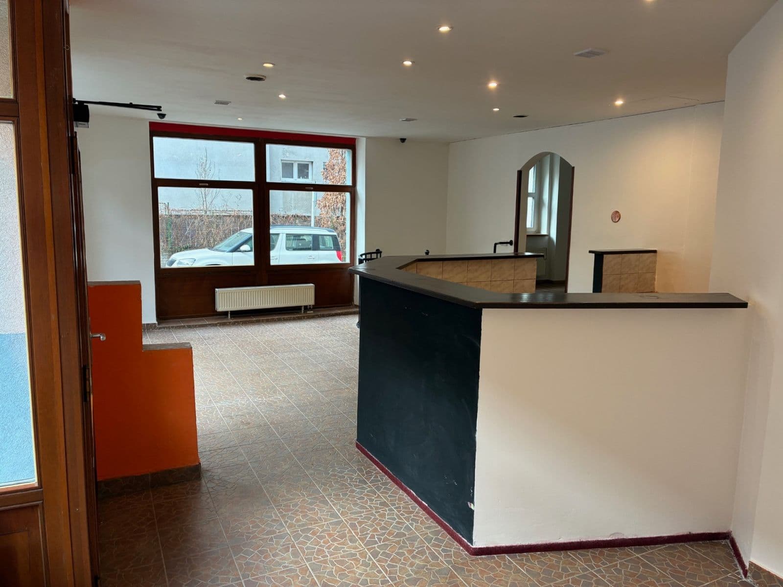 Prenájom nebytového priestoru 141 m², U Jezerky, Praha, Praha Prenájom nebytového priestoru 141 m², U Jezerky, Praha, Praha